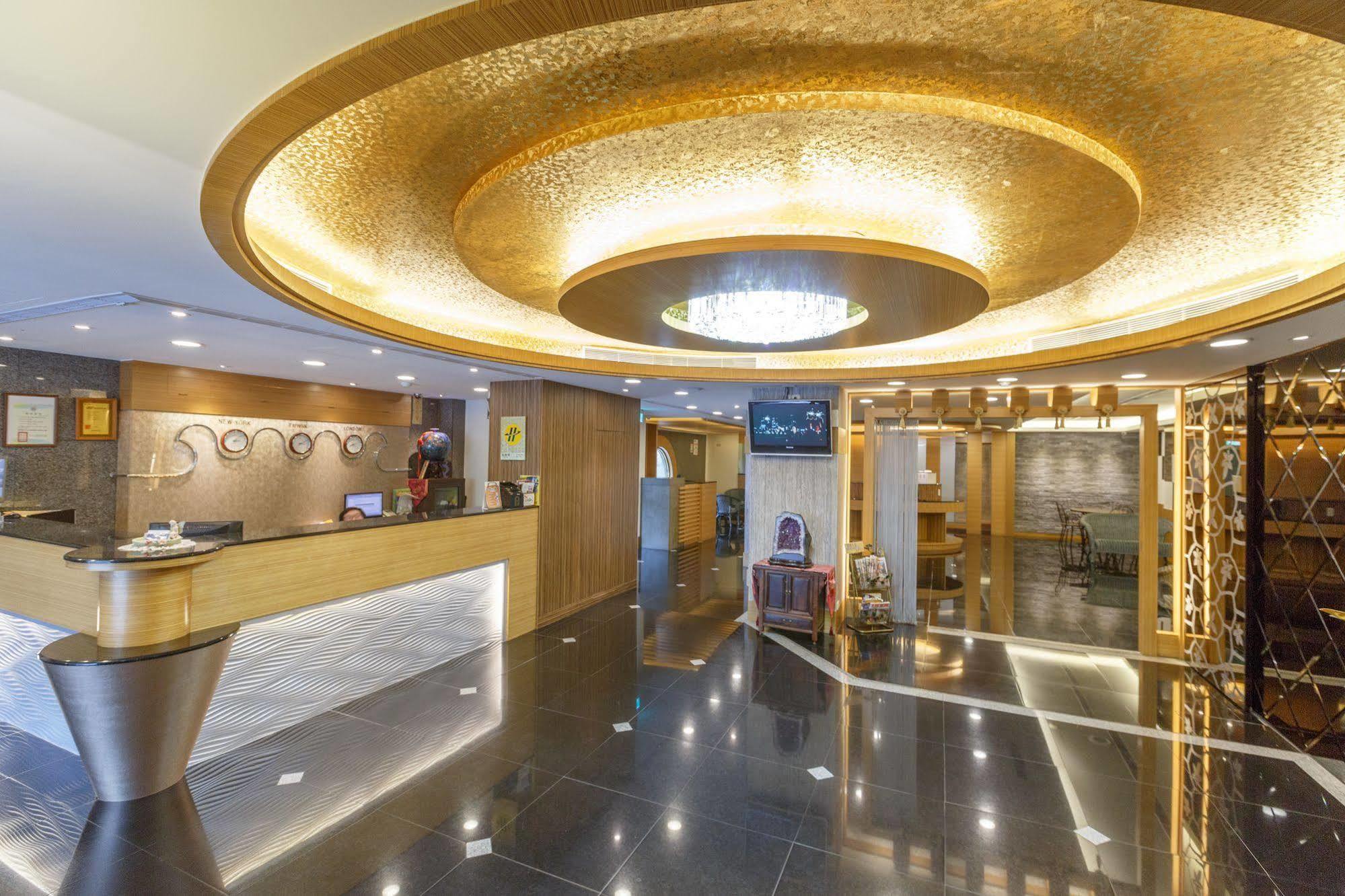 Huahou Hotel Kaohsiung Exterior photo